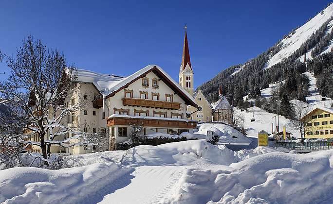 Silvester in den Schweizer Alpen – 7 Nächte in der Jungfrau Region mit Halbpension und Skipass inklusive für 1.191 € p. P.